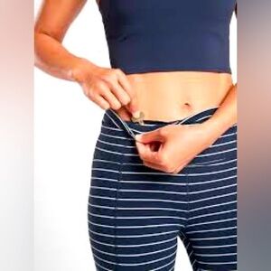 Chaturanga Athleta Stripes Chaturanga Capri | Athleta Crop | Black & White Small